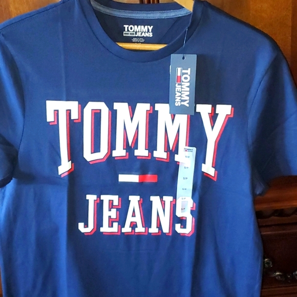 Tommy Hilfiger Other - Tommy jeans tshirt